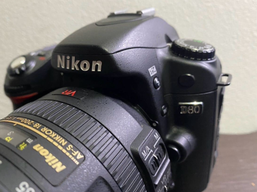 NIKON D80