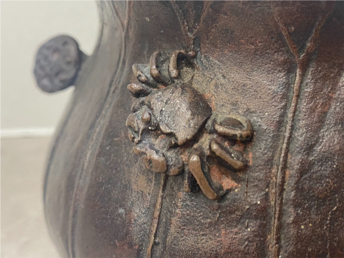 本間琢磨の蟹図建水2